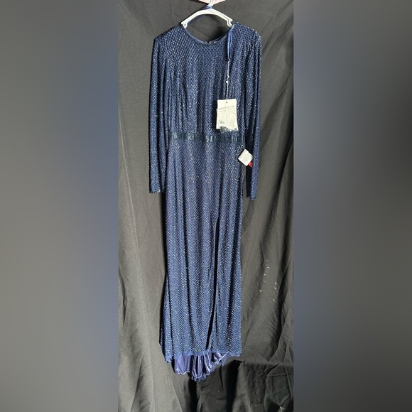 Mac Duggal 5056 NWOT Beaded High Neck Long Sleeve Gown With Detailed Belt - Picture 5 of 7